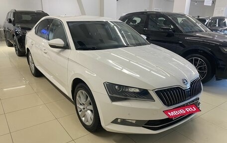 Skoda Superb III рестайлинг, 2019 год, 2 149 000 рублей, 3 фотография