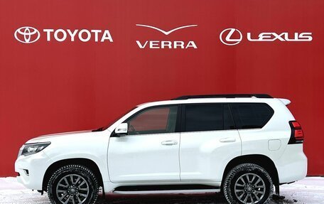 Toyota Land Cruiser Prado 150 рестайлинг 2, 2017 год, 4 950 000 рублей, 2 фотография