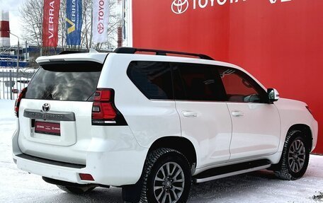 Toyota Land Cruiser Prado 150 рестайлинг 2, 2017 год, 4 950 000 рублей, 6 фотография