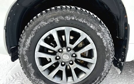 Toyota Land Cruiser Prado 150 рестайлинг 2, 2017 год, 4 950 000 рублей, 7 фотография