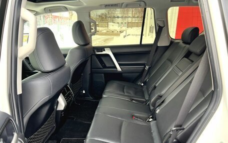 Toyota Land Cruiser Prado 150 рестайлинг 2, 2017 год, 4 950 000 рублей, 19 фотография