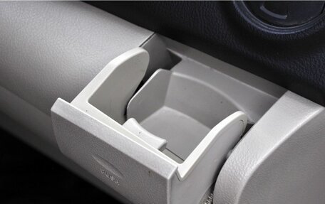 Toyota Yaris III рестайлинг, 2007 год, 699 000 рублей, 14 фотография