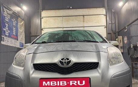 Toyota Yaris III рестайлинг, 2008 год, 650 000 рублей, 1 фотография