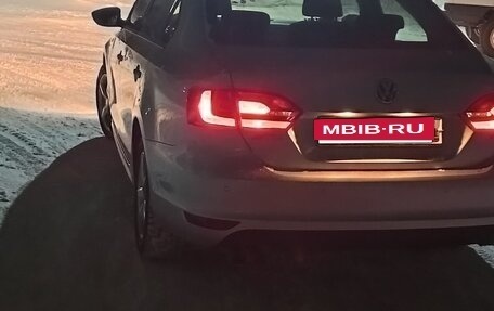 Volkswagen Jetta VI, 2013 год, 1 105 000 рублей, 4 фотография