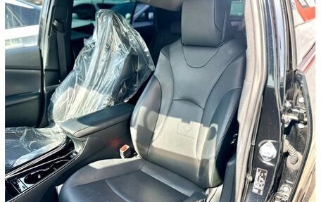 Toyota Prius IV XW50, 2023 год, 2 100 000 рублей, 12 фотография