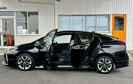 Toyota Prius IV XW50, 2023 год, 2 100 000 рублей, 10 фотография