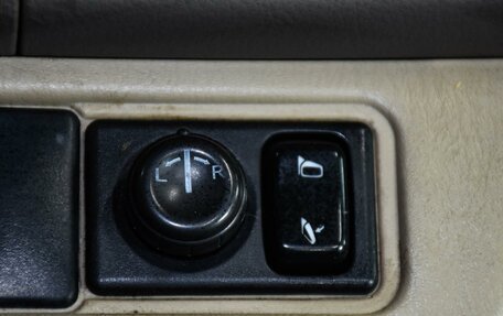 Nissan Serena II, 2002 год, 599 000 рублей, 18 фотография