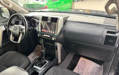 Toyota Land Cruiser Prado 150 рестайлинг 2, 2013 год, 3 090 000 рублей, 21 фотография