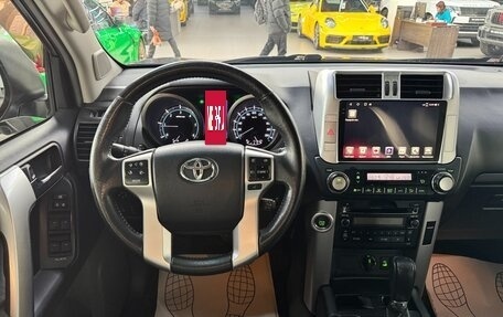 Toyota Land Cruiser Prado 150 рестайлинг 2, 2013 год, 3 090 000 рублей, 18 фотография