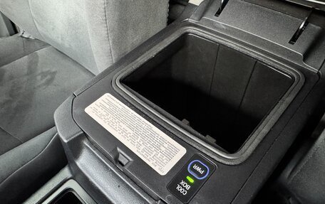 Toyota Land Cruiser Prado 150 рестайлинг 2, 2013 год, 3 090 000 рублей, 24 фотография