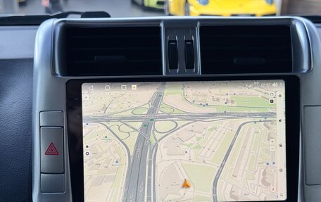 Toyota Land Cruiser Prado 150 рестайлинг 2, 2013 год, 3 090 000 рублей, 26 фотография