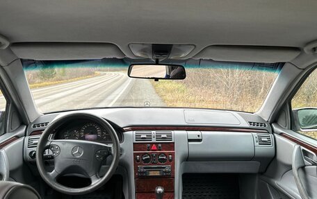 Mercedes-Benz E-Класс, 1999 год, 500 000 рублей, 3 фотография