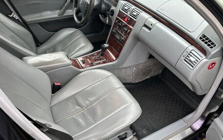 Mercedes-Benz E-Класс, 1999 год, 500 000 рублей, 21 фотография