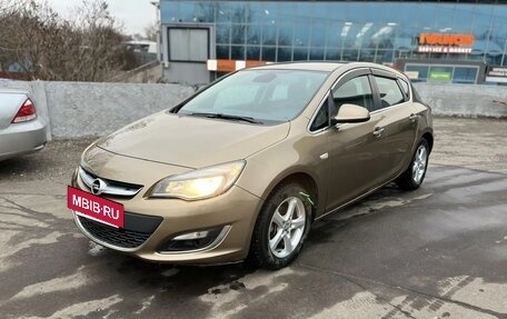 Opel Astra J, 2012 год, 760 000 рублей, 2 фотография
