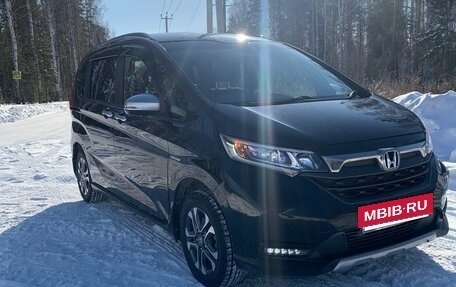 Honda Freed II, 2020 год, 1 800 000 рублей, 31 фотография