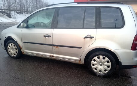 Volkswagen Touran III, 2008 год, 500 000 рублей, 4 фотография