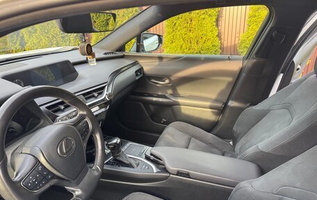 Lexus UX I, 2021 год, 3 100 000 рублей, 5 фотография