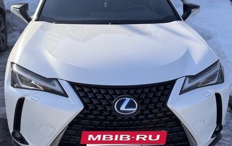 Lexus UX I, 2021 год, 3 100 000 рублей, 6 фотография