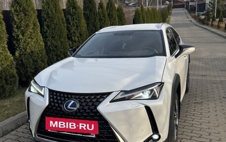 Lexus UX I, 2021 год, 3 100 000 рублей, 3 фотография