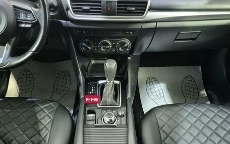 Mazda 3, 2018 год, 1 588 000 рублей, 13 фотография