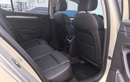 Skoda Superb III рестайлинг, 2023 год, 2 300 000 рублей, 12 фотография