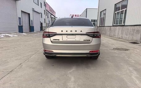 Skoda Superb III рестайлинг, 2023 год, 2 300 000 рублей, 18 фотография