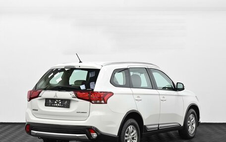 Mitsubishi Outlander III рестайлинг 3, 2016 год, 1 499 000 рублей, 2 фотография