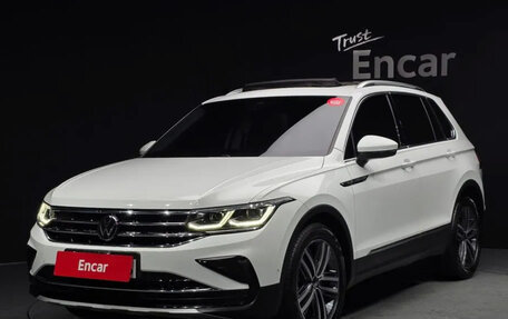 Volkswagen Tiguan II, 2022 год, 3 100 000 рублей, 1 фотография
