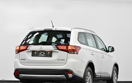 Mitsubishi Outlander III рестайлинг 3, 2016 год, 1 499 000 рублей, 5 фотография