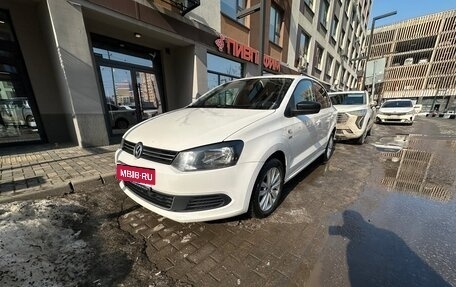 Volkswagen Polo VI (EU Market), 2013 год, 900 000 рублей, 1 фотография
