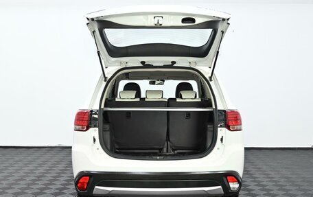 Mitsubishi Outlander III рестайлинг 3, 2016 год, 1 499 000 рублей, 6 фотография