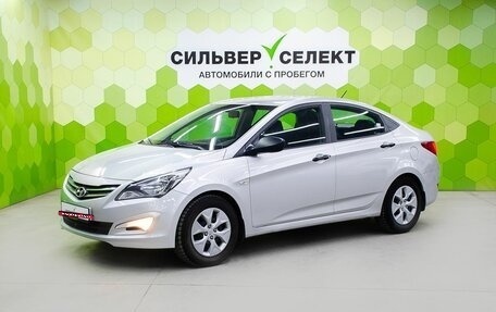 Hyundai Solaris II рестайлинг, 2015 год, 900 000 рублей, 1 фотография