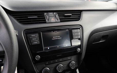 Skoda Octavia, 2018 год, 1 300 000 рублей, 18 фотография