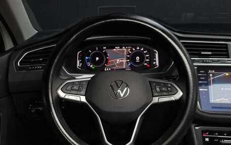 Volkswagen Tiguan II, 2022 год, 3 100 000 рублей, 13 фотография