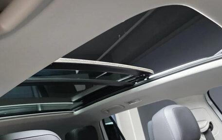Volkswagen Tiguan II, 2022 год, 3 100 000 рублей, 18 фотография