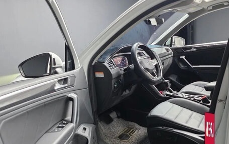 Volkswagen Tiguan II, 2022 год, 3 100 000 рублей, 10 фотография