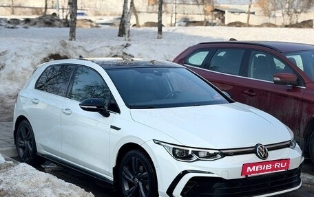 Volkswagen Golf VIII, 2022 год, 3 000 000 рублей, 2 фотография