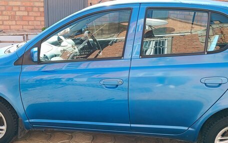 Toyota Vitz, 2001 год, 400 000 рублей, 4 фотография