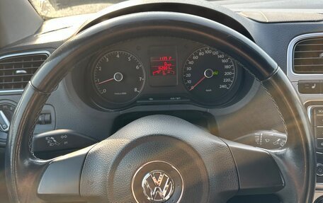 Volkswagen Polo VI (EU Market), 2013 год, 900 000 рублей, 15 фотография