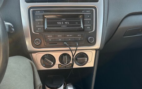 Volkswagen Polo VI (EU Market), 2013 год, 900 000 рублей, 17 фотография