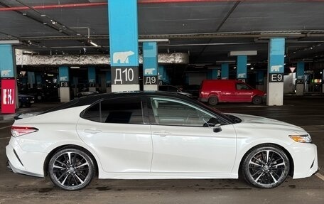 Toyota Camry, 2020 год, 2 650 000 рублей, 4 фотография