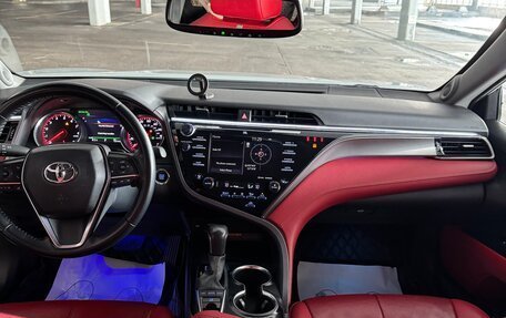 Toyota Camry, 2020 год, 2 650 000 рублей, 12 фотография