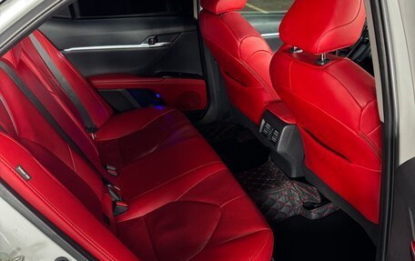 Toyota Camry, 2020 год, 2 650 000 рублей, 15 фотография