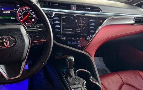 Toyota Camry, 2020 год, 2 650 000 рублей, 11 фотография