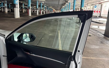 Toyota Camry, 2020 год, 2 650 000 рублей, 16 фотография