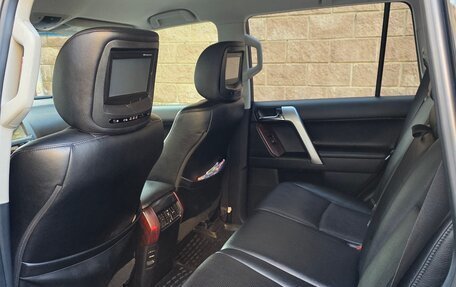 Toyota Land Cruiser Prado 150 рестайлинг 2, 2015 год, 3 700 000 рублей, 10 фотография