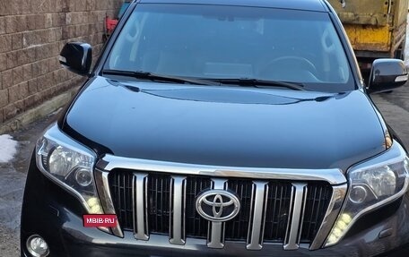 Toyota Land Cruiser Prado 150 рестайлинг 2, 2015 год, 3 700 000 рублей, 3 фотография