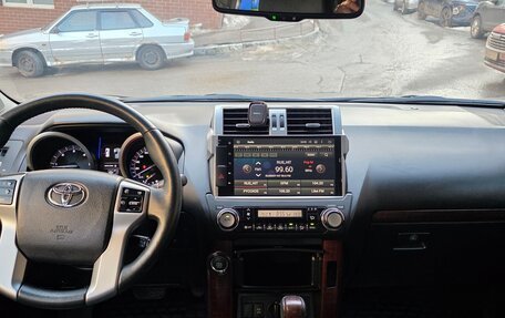 Toyota Land Cruiser Prado 150 рестайлинг 2, 2015 год, 3 700 000 рублей, 13 фотография