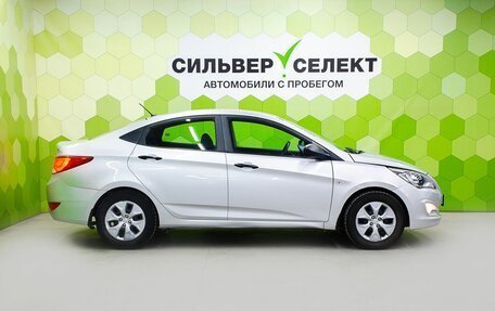 Hyundai Solaris II рестайлинг, 2015 год, 900 000 рублей, 8 фотография
