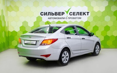 Hyundai Solaris II рестайлинг, 2015 год, 900 000 рублей, 2 фотография